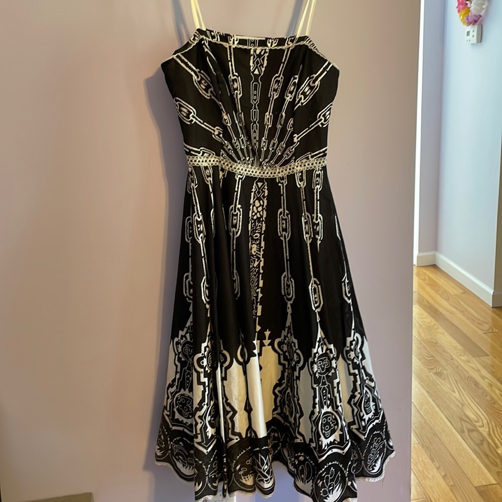 Comfortable strapless casual or party dress. Lightweight